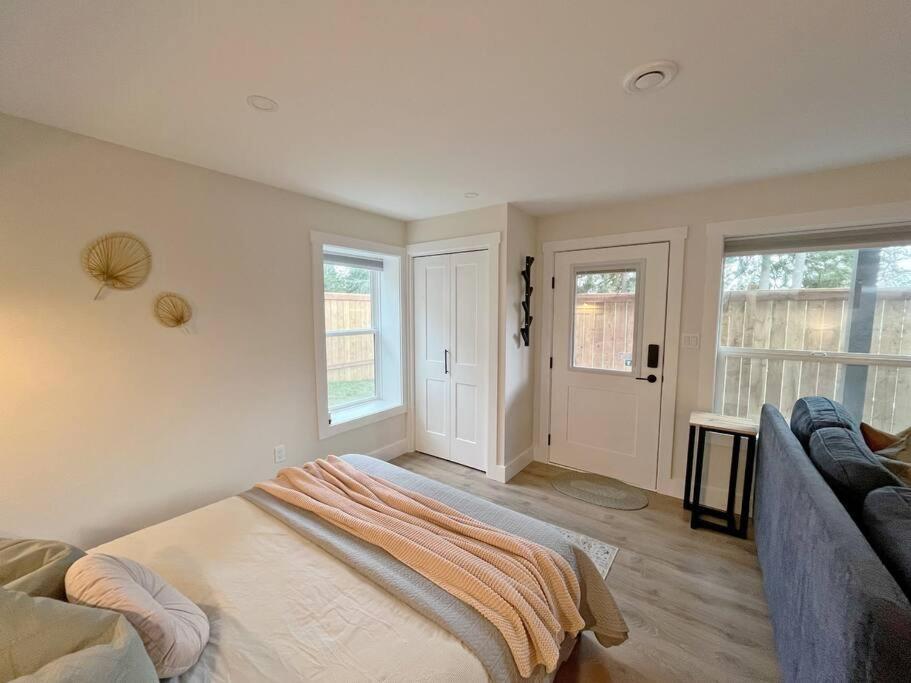 Modern Studio With Soft Tub And Mountain Views - Ratcliffe Guest Suite 邓肯 外观 照片