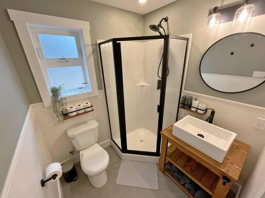 Modern Studio With Soft Tub And Mountain Views - Ratcliffe Guest Suite 邓肯 外观 照片